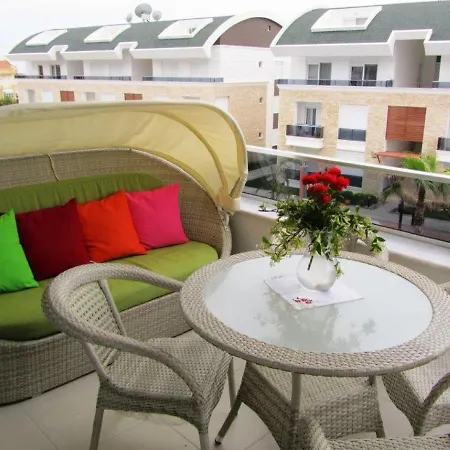 Tropical Gardens E 7 Spacious Duplex 4 Bed סייד