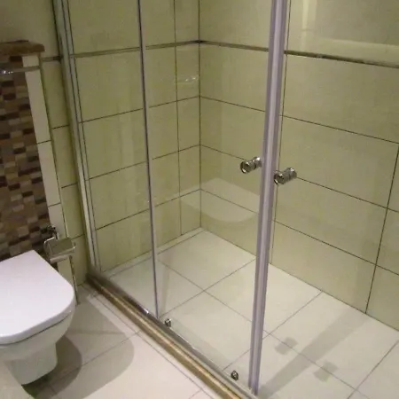 Tropical Gardens E 7 Spacious Duplex 4 Bed דירה *